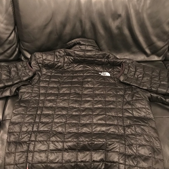 North face jacket - Picture 2 of 3